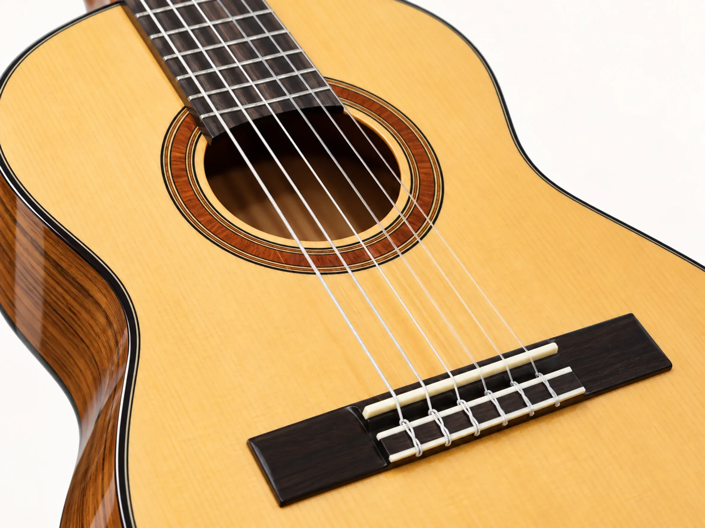 Nashville Avanza-SG 3/4 – second detail close-up